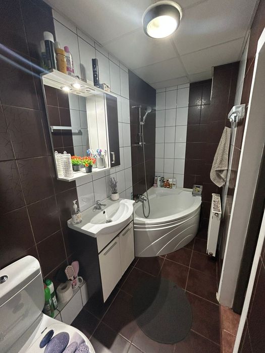 Vând apartament cu 2 camere în Târnăveni – Cartierul 1 Decembrie 1918