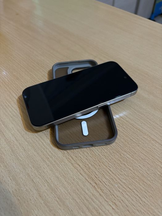 iphone 15pro Natural Titanium