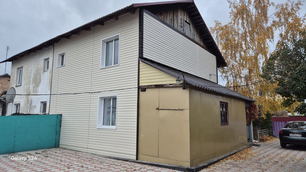 Двух этажный коттедж