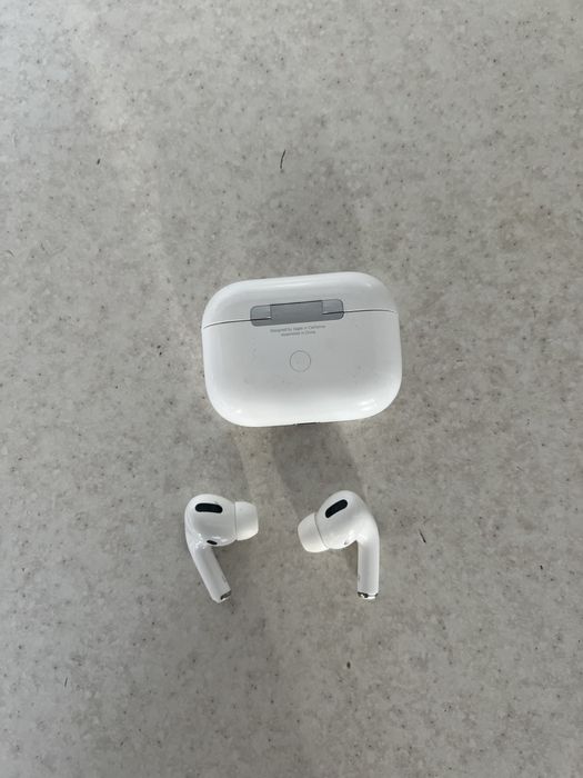 Продам Airpods pro