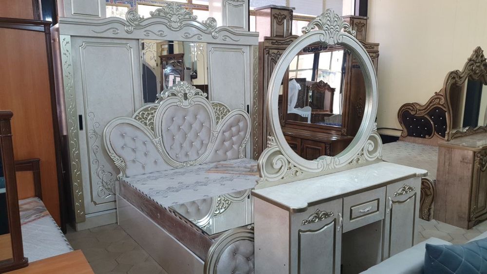 Спальний гарнитур