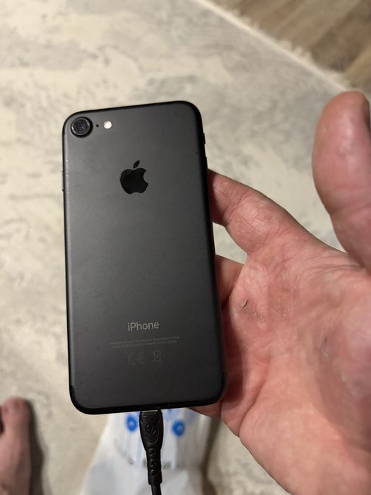 Продам iPhone 7 в хорошем состоянии