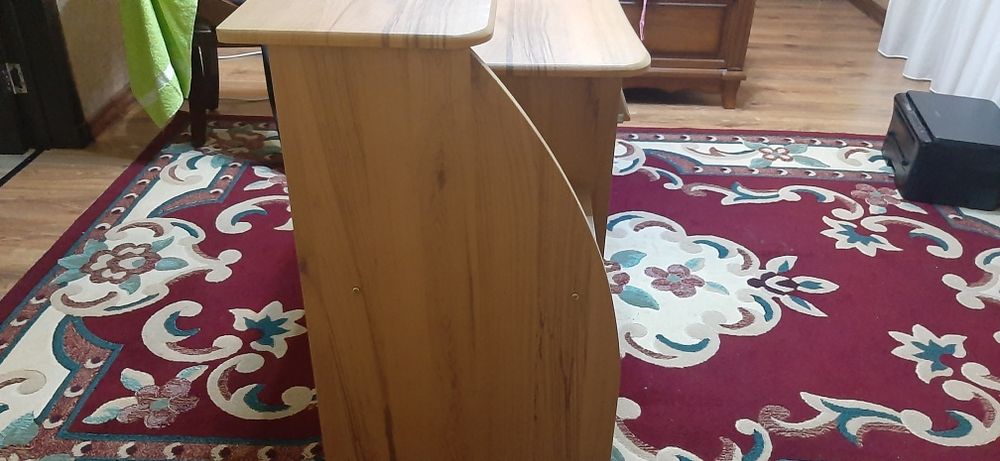 Компьютерный стол