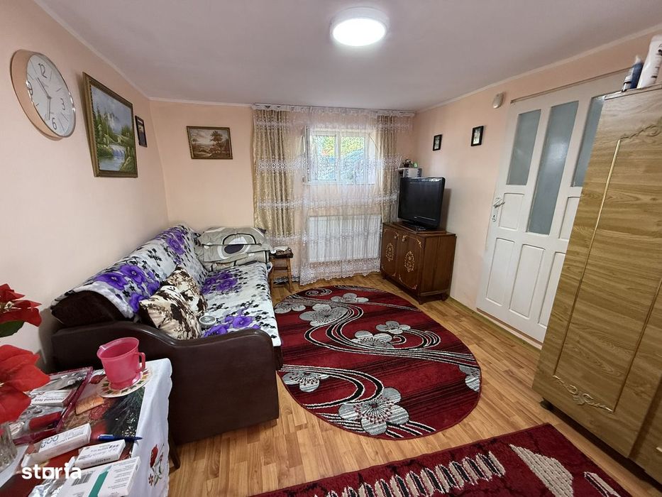 Casa de vanzare, la strada, E85, Podu Iloaiei