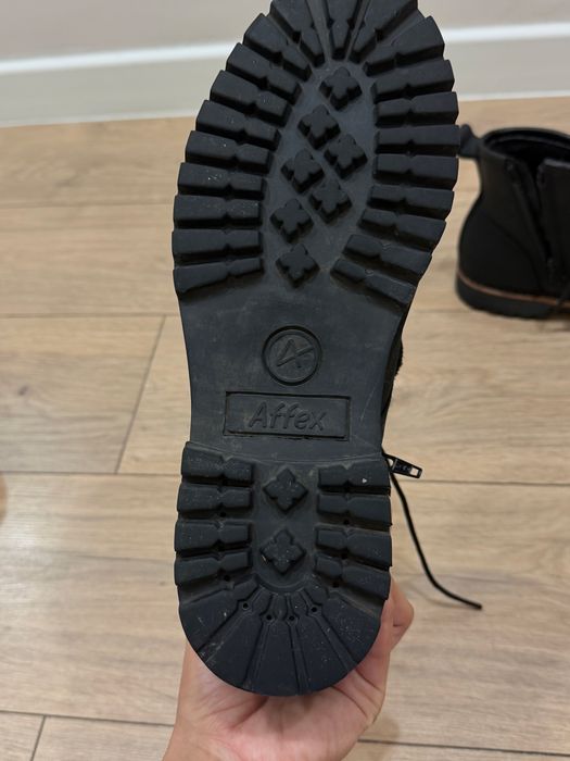 Продам димесезонные ботинки