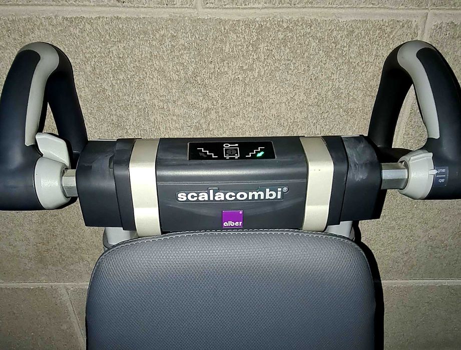 Elevator,pasitor cu roti urca si coboara scarile 4750