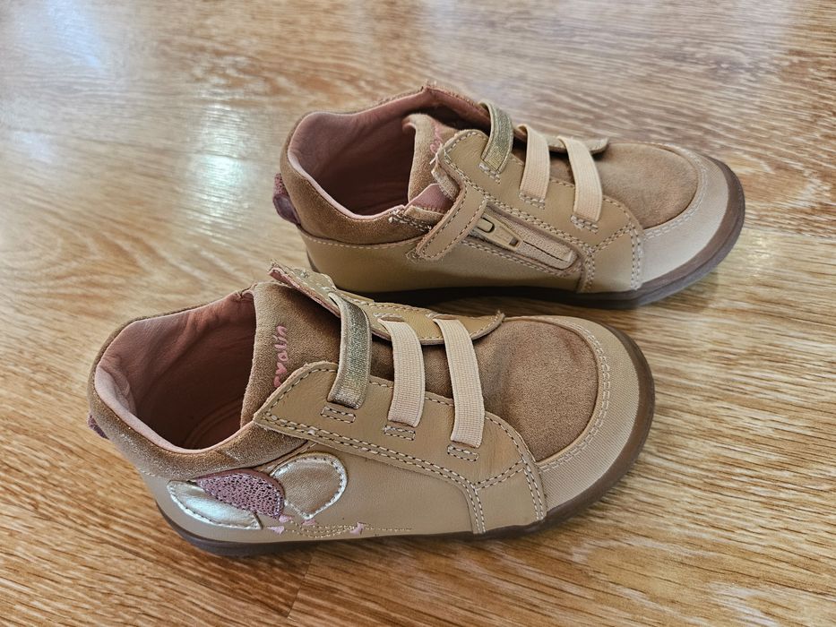 Обувки Гарвалин 26 номер за момиче