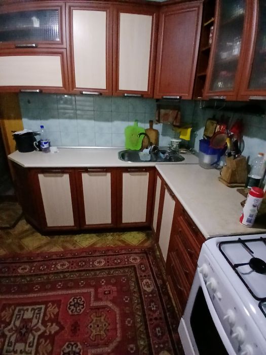 Продаётся 3ёх комнатная на Юнусабаде-10 квартал