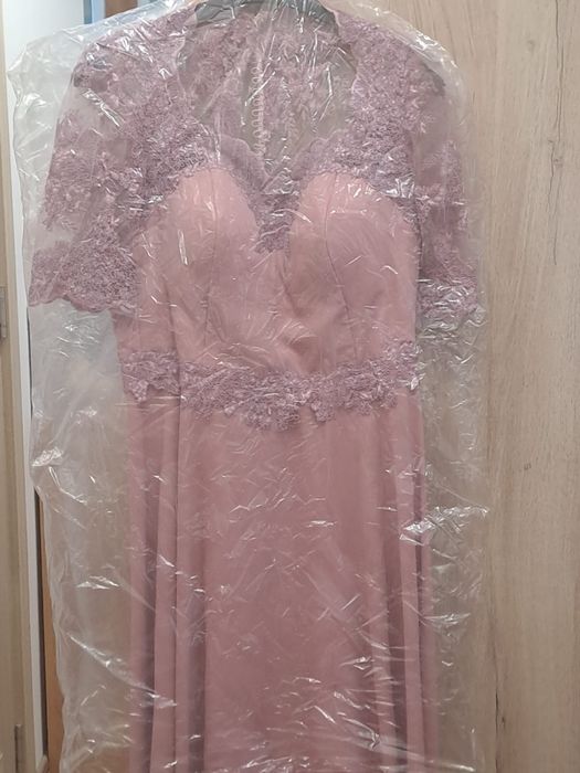 Rochie lucrata manual