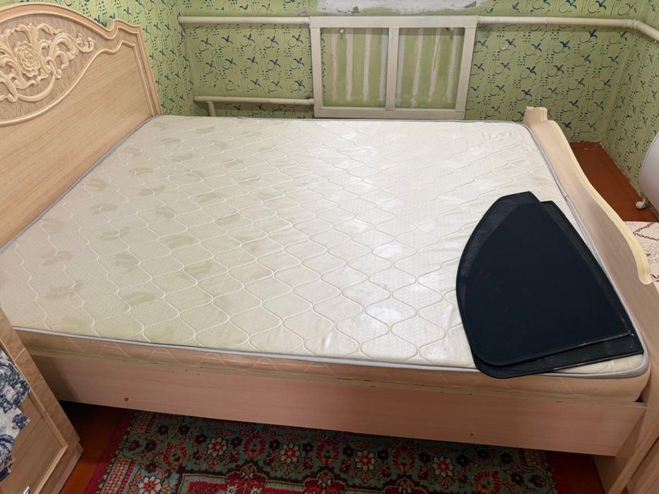Спальный гарнитур