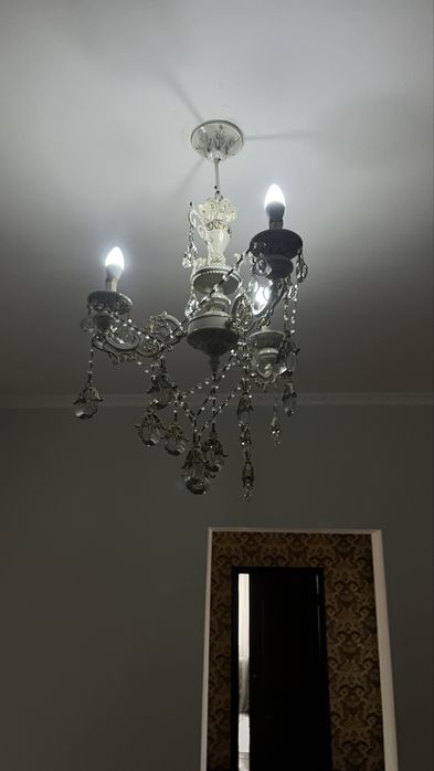 Продам люстру срочно