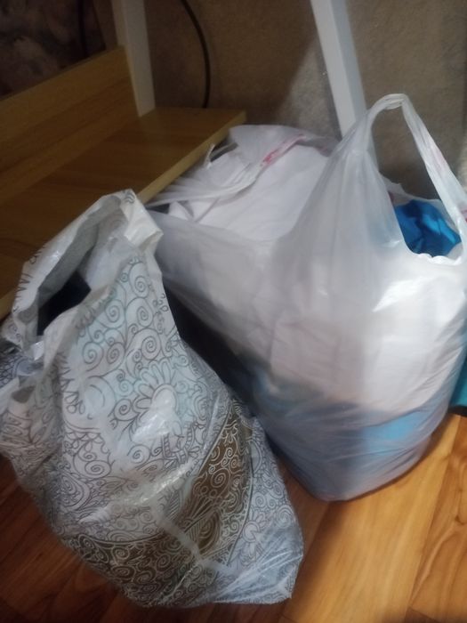 Отдам бесплатно бу вещи