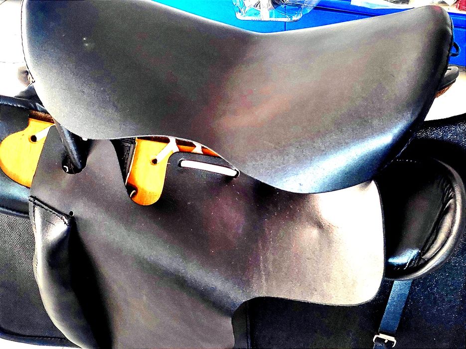 Седло кавалерийское