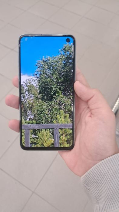 Samsung Galaxy S10e