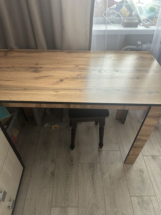 Продам кухонный стол