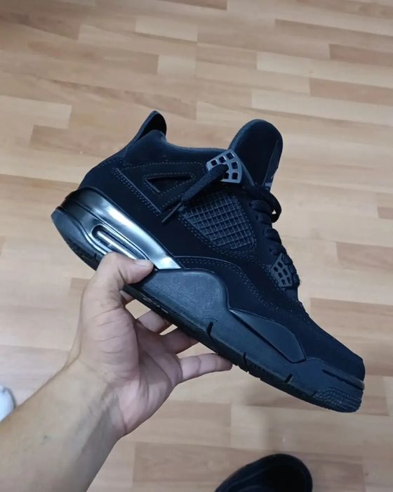 Jordan 4 black cat