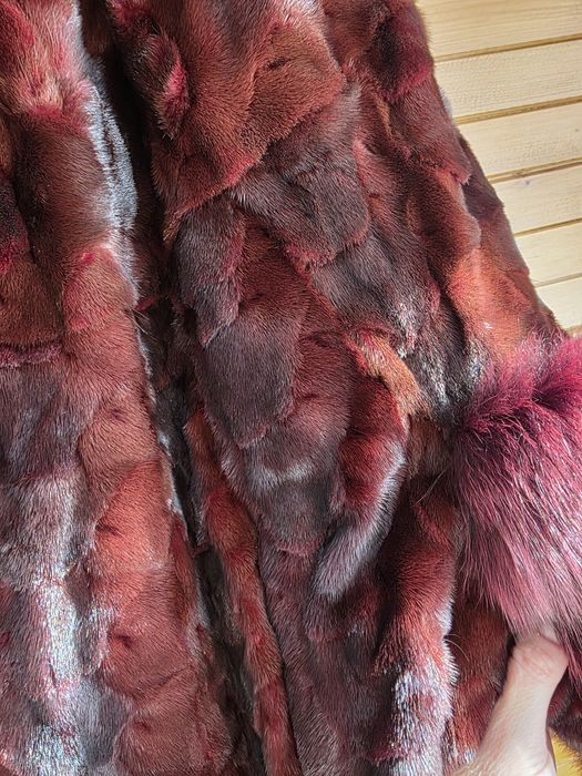 Haina blană VIZON & VULPE – Model Fluture, NOUĂ (Nepurtată)
​Descriere