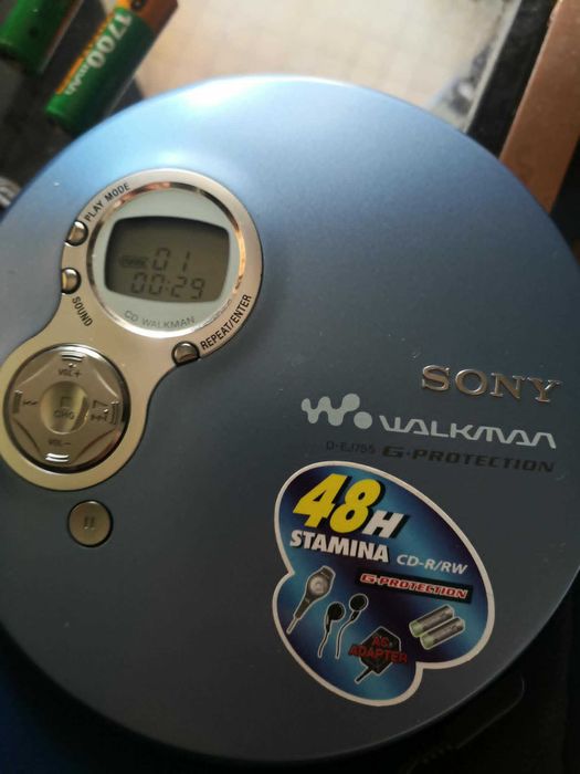 Дискмен Sony d ej755