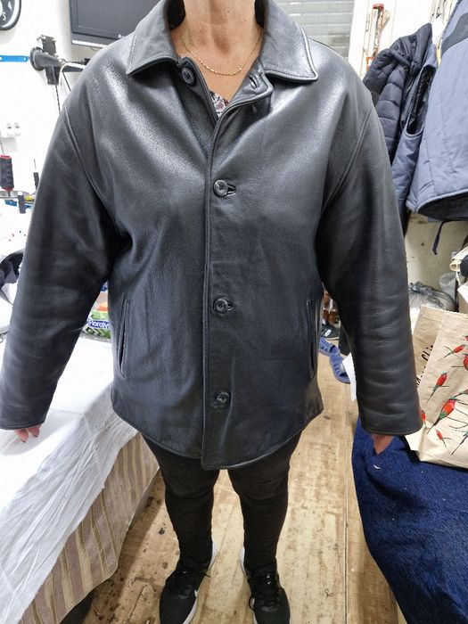 Geaca de piele naturală