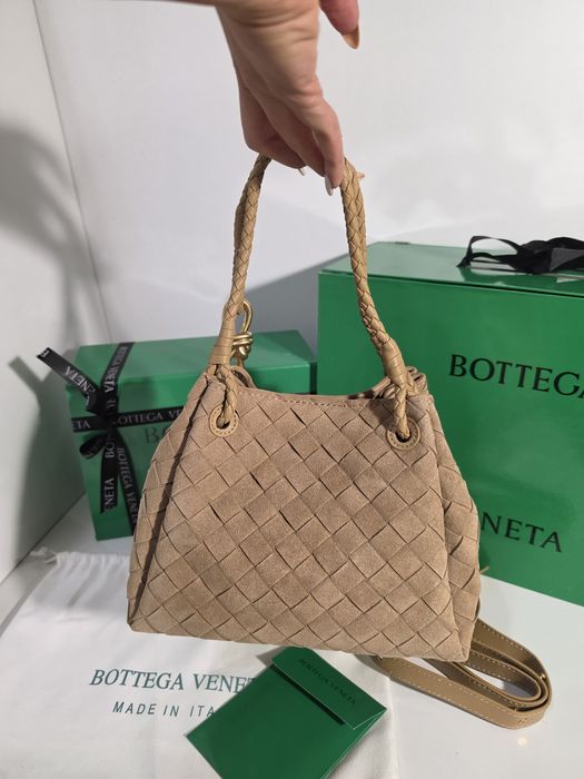 Налична чанта Bottega Veneta Parachute