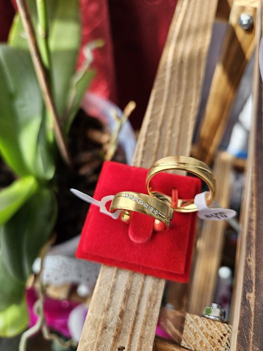 Verighete placate cu aur