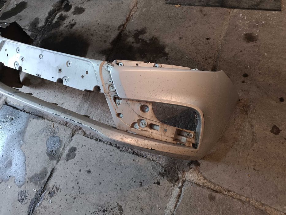 Передний бампер на Весту