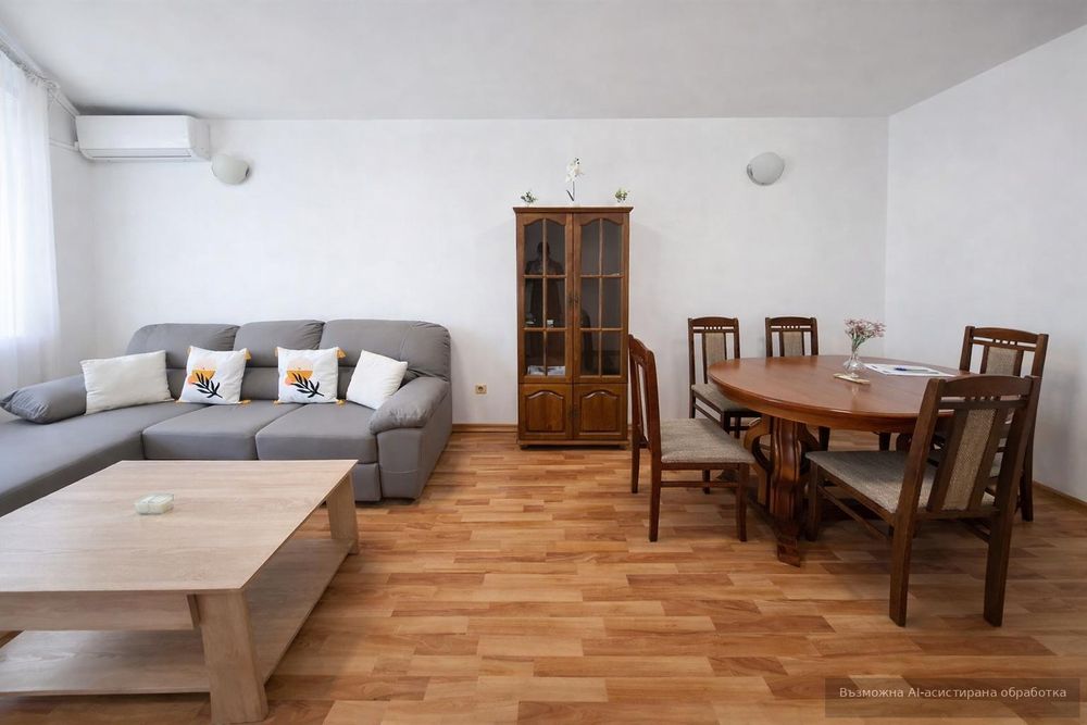 Дава се под наем Тристаен апартамент в Варна, ЖП Гара - 98 кв.м за 698.19 € - Снимка #1