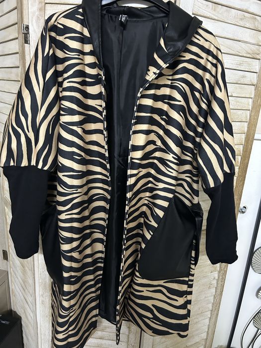 Palton , nou fara eticheta . Cumparat fara proba