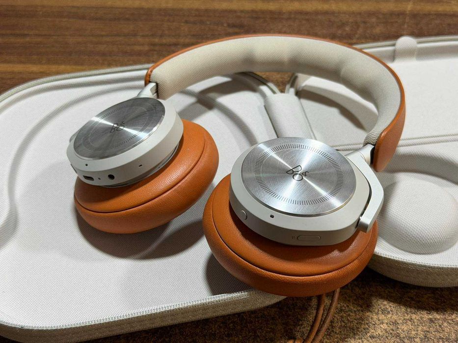 Блутут слушалки Bang & Olufsen Beoplay HX (Timber)