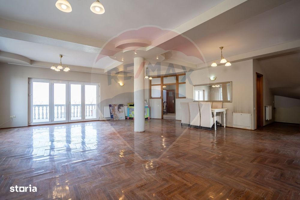 De vânzare Casă spațioasă cu teren 1.000 mp Beverly Hills, Sanmartin