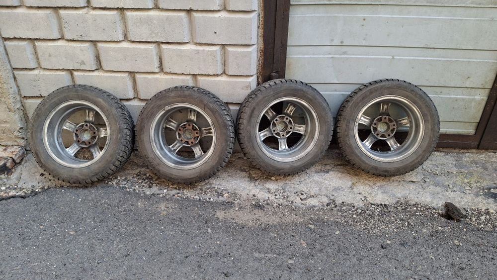 Комплект зимний резины с дисками .