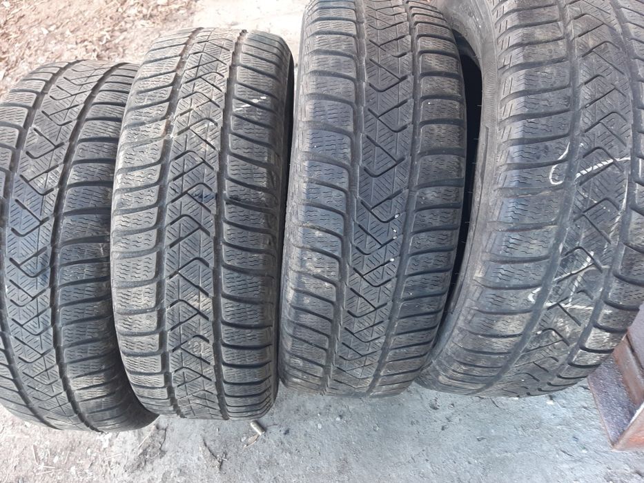 Продам шины 205/60/16 пирелли.