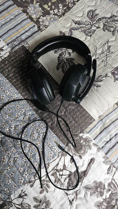 Продам наушники игровые.