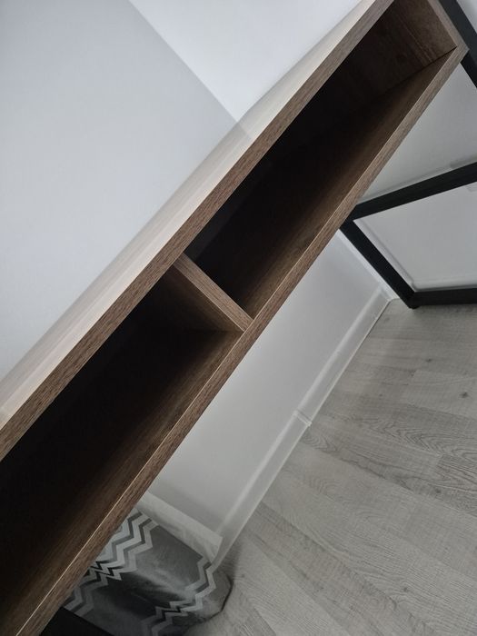 Vând birou maro pal