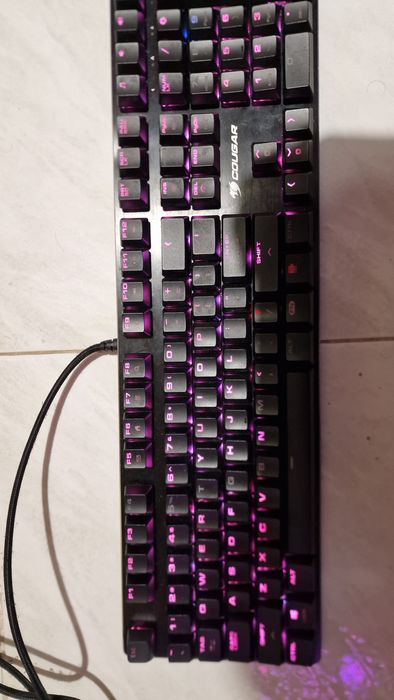 Cougar Vantar MX механична клавиатура червени суичове