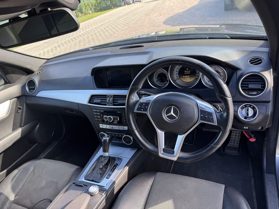 Dezmembrez Mercedes C w204 C250
