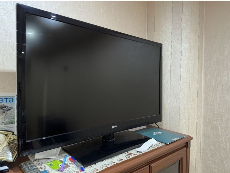 Продам телевизор LG
