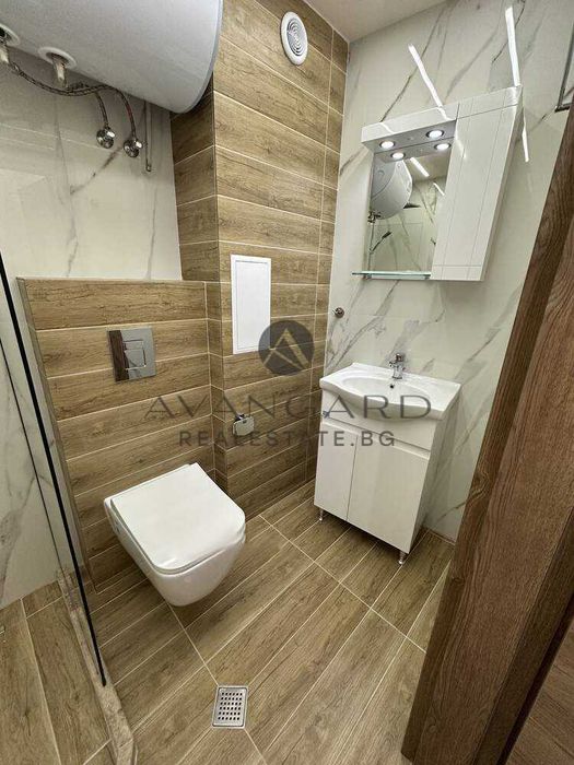 Продава се Двустаен апартамент в Пловдив, Център - 107 кв.м за 2795 €/кв.м - Снимка #4