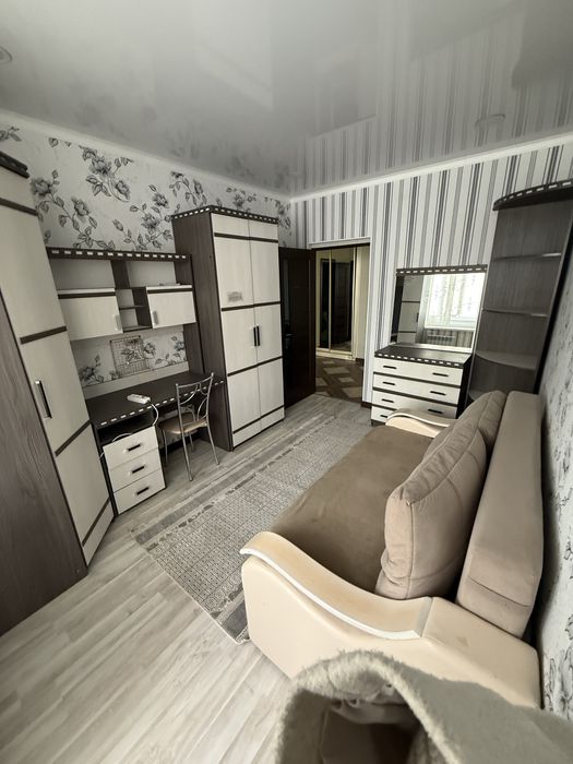 Рабочая зона со шкафом