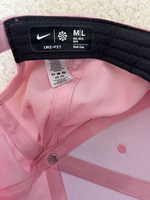 Дамска шапка с козирка Nike