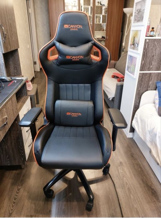 Продам игровое кресло Canyon