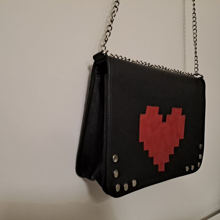 Дамска чанта през рамо