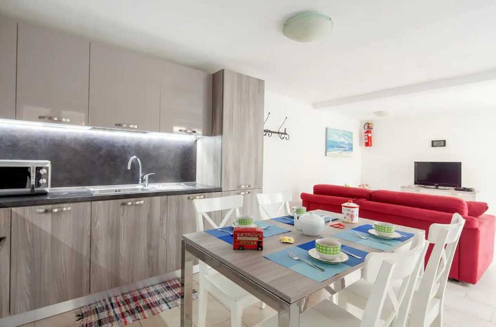 Дава се под наем Двустаен апартамент в Пловдив, Център - 58 кв.м за 265.2 € - Снимка #1