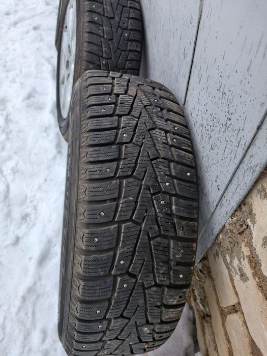 Продам зимние шины 215/60/16