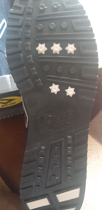 Продам рабочие красовки .45раз.