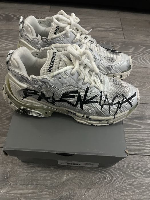 Balenciaga Runners Grafitti