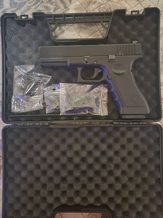 Еърсофт реплика на Glock 17 gen3