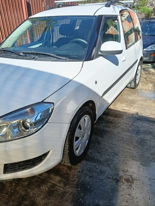 Vând Skoda roomster