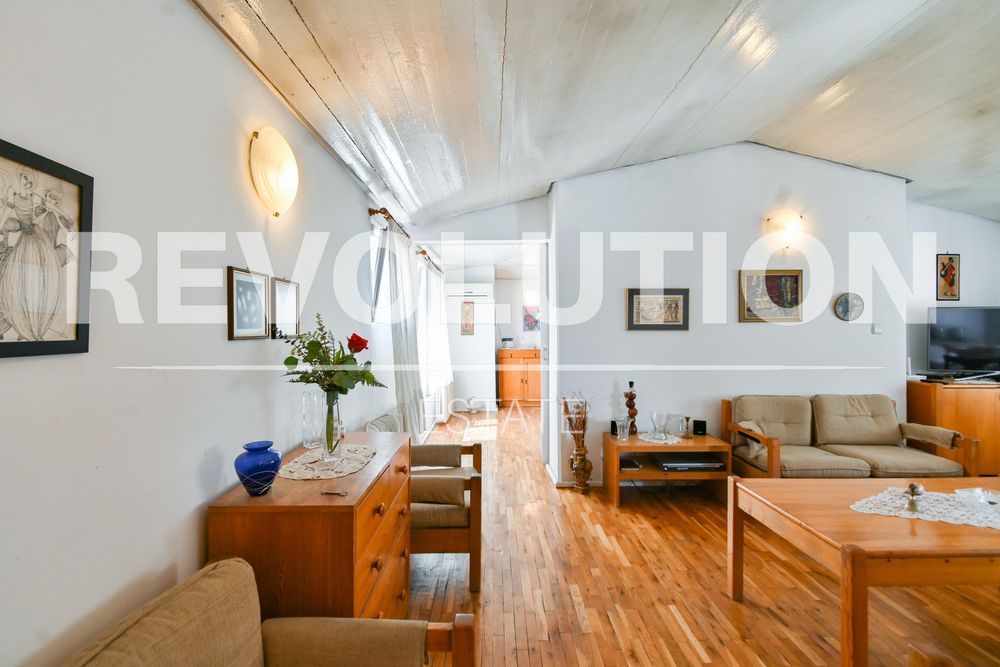 Продава се Тристаен апартамент в София, Докторски паметник - 70 кв.м за 4500 €/кв.м - Снимка #2