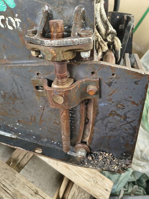 Mini incarcator bobcat frontal cu fresa